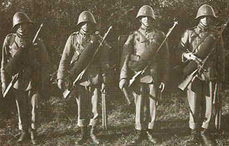 Casque modèle 23. Casque modèle 23.
