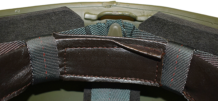 Mise en place et réglage par bande velcro. Mise en place et réglage par bande velcro.