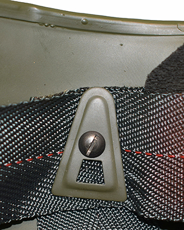 Plaque de maintien et vis. Plaque de maintien et vis.