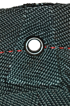 Point de montage renforcé d'un œillet métallique. Point de montage renforcé d'un œillet métallique.