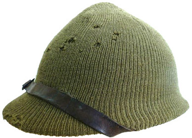 Beanie utilisé comme couvre-casque. Beanie utilisé comme couvre-casque.