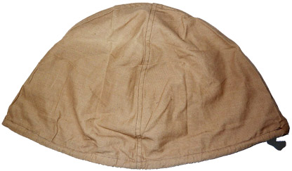 Couvre-casque Mle26, vu de coté. Couvre-casque Mle26, vu de coté.