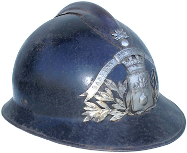 Les casques Adrian utilisés par les pompiers. Les casques Adrian utilisés par les pompiers.