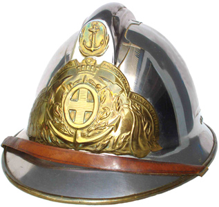 Les casques Adrian utilisés par les pompiers. Les casques Adrian utilisés par les pompiers.