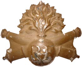 Attribut Mle 15 en fer étamé. Attribut Mle 15 en fer étamé.