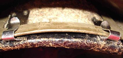 Position des agrafes sur la lame. Position des agrafes sur la lame.