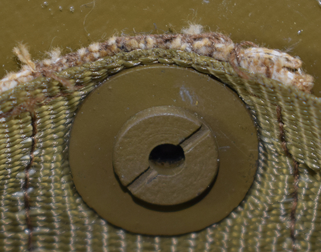 Écrou et rondelle de plaquage. Écrou et rondelle de plaquage.