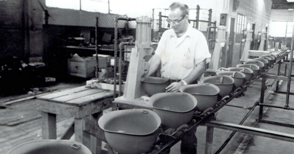 Usine de production Borg-Warners Ingersoll Products Division à Chicago dans le Michigan. Usine de production Borg-Warners Ingersoll Products Division à Chicago dans le Michigan.