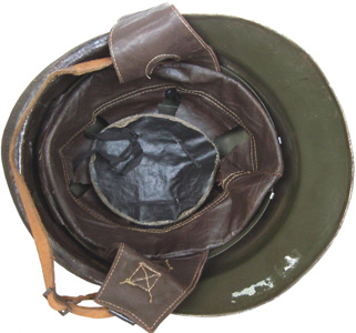 Coiffe modèle 37 motocycliste. Coiffe modèle 37 motocycliste.