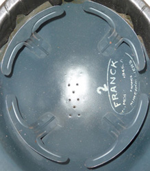 Support de coiffe - modèle bleu. Support de coiffe - modèle bleu.