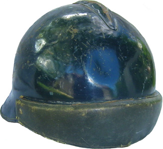 Exemplaire de l'armée de l'air, réutilisé en école de CRS. Exemplaire de l'armée de l'air, réutilisé en école de CRS.